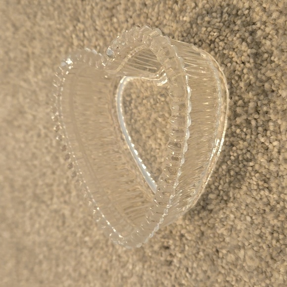 Clear Heart-Shaped Glass Dish - Picture 4 of 4